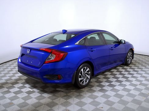 Used 2018 Honda Civic EX image 8