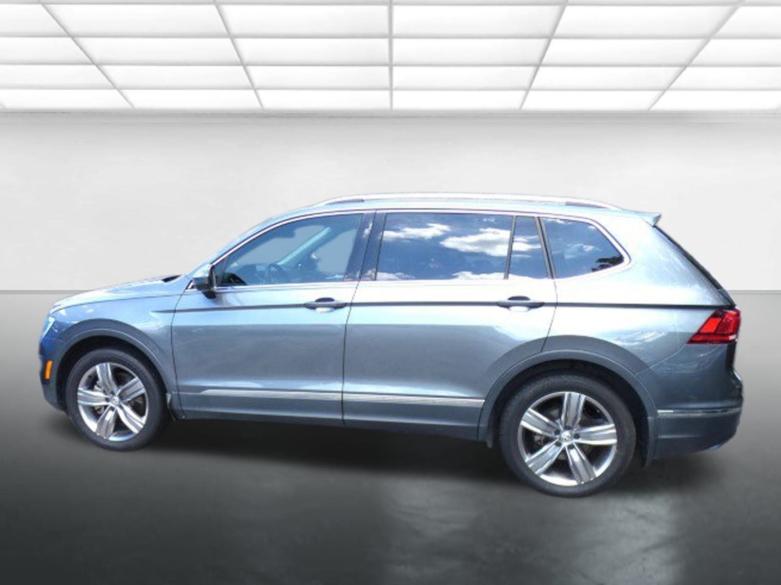 Used 2021 Volkswagen Tiguan SEL FWD image 6