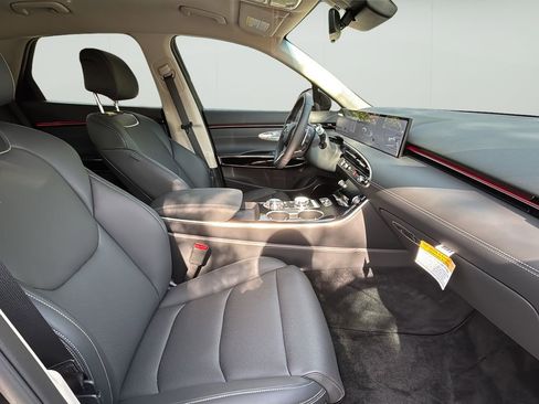 Certified 2026 Genesis GV70 2.5T AWD/4WD image 35