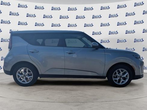 Used 2024 Kia Soul LX w/ Option Group 015 FWD image 2