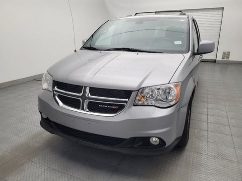 Used 2018 Dodge Grand Caravan SXT FWD image 15
