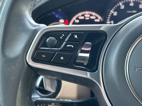 Used 2021 Porsche Cayenne Coupe AWD/4WD image 32