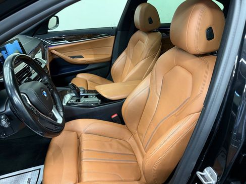 Used 2017 BMW 540i xDrive w/ Premium Package image 5