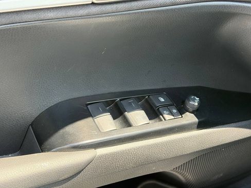 Used 2025 Toyota Camry LE w/ Convenience Package FWD image 5