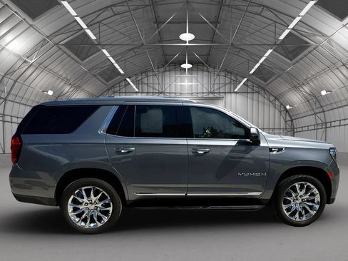 Used 2022 GMC Yukon SLT w/ SLT Premium Package AWD/4WD image 9