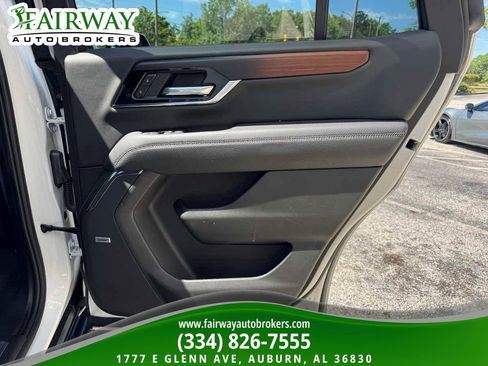 Used 2025 GMC Yukon Denali AWD/4WD image 37