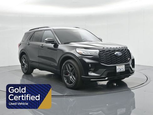 Used 2025 Ford Explorer ST image 1