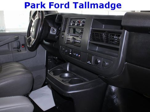 Used 2016 Chevrolet Express 2500 image 22
