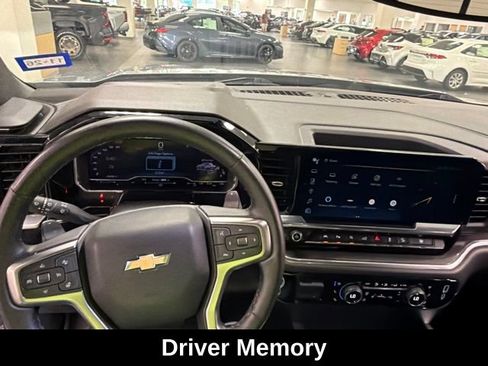 Used 2024 Chevrolet Silverado 1500 LTZ w/ LTZ Convenience Package II AWD/4WD image 17