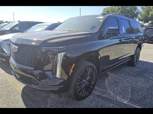 Used 2025 Cadillac Escalade ESV Sport Platinum AWD/4WD image 3