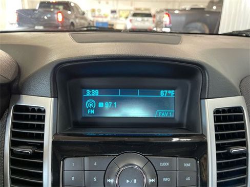 Used 2015 Chevrolet Cruze LT image 16