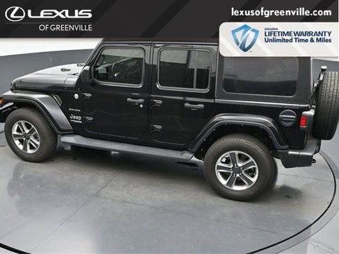 Used 2022 Jeep Wrangler Unlimited Sahara image 23