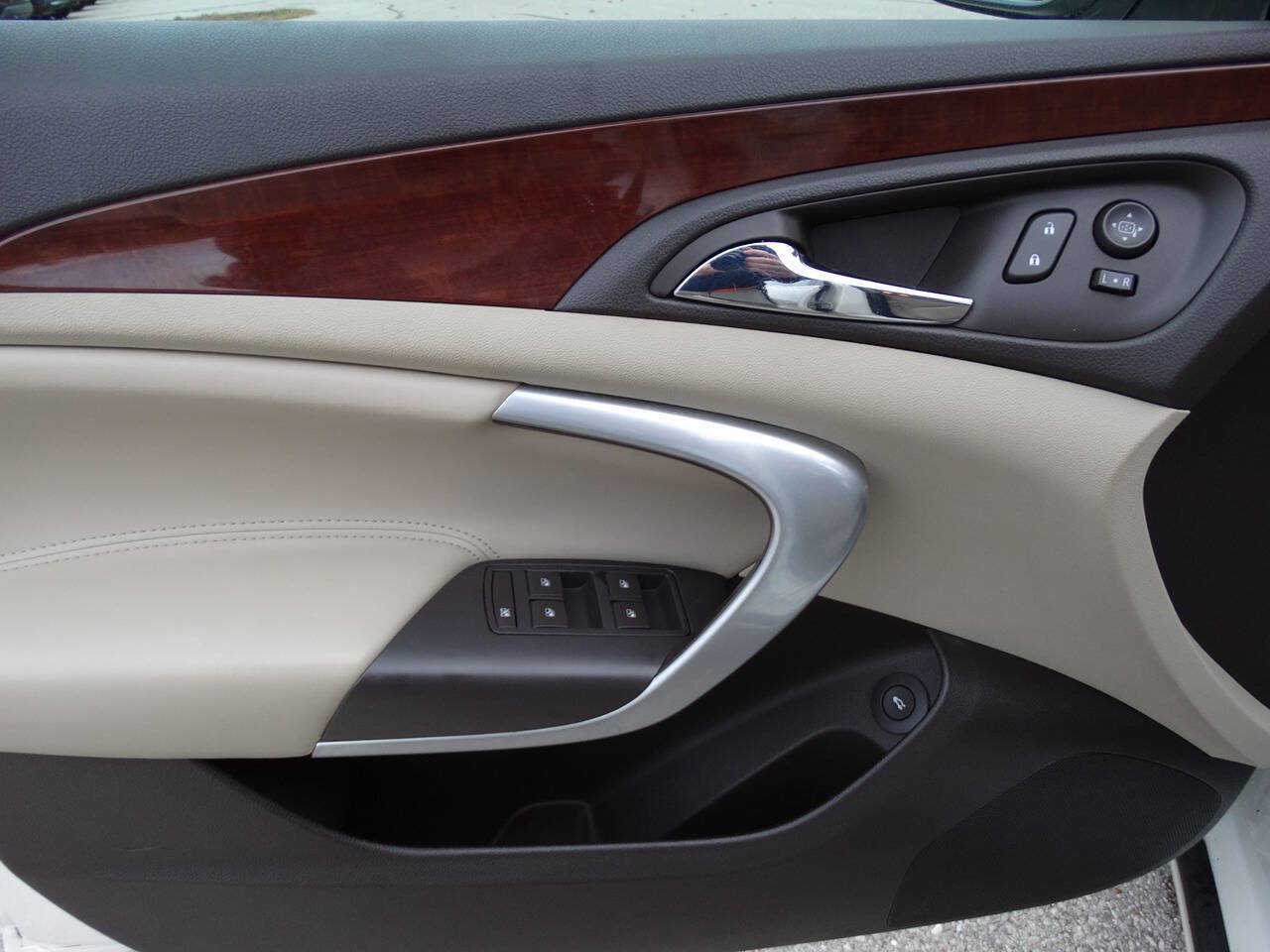 Used 2015 Buick Regal Premium AWD/4WD image 16