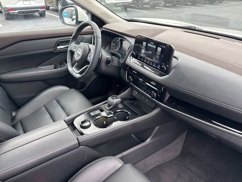 Certified 2022 Nissan Rogue SL w/ SL Premium Package image 22