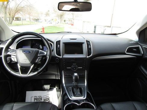 Used 2016 Ford Edge Titanium w/ Technology Package AWD/4WD image 12