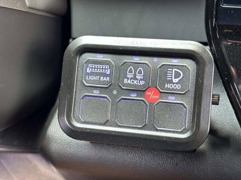 Used 2023 GMC Sierra 1500 AT4 image 24