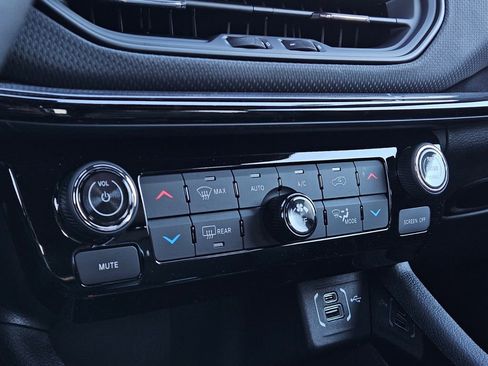 New 2026 Jeep Compass Limited image 17