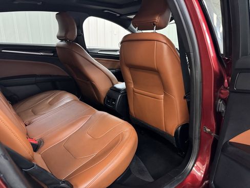 Used 2019 Ford Fusion Titanium image 23