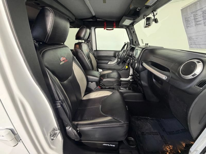 Used 2018 Jeep Wrangler Unlimited Rubicon w/ Connectivity Group AWD/4WD image 80