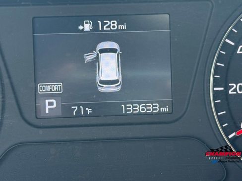 Used 2019 Kia Sorento LX image 19