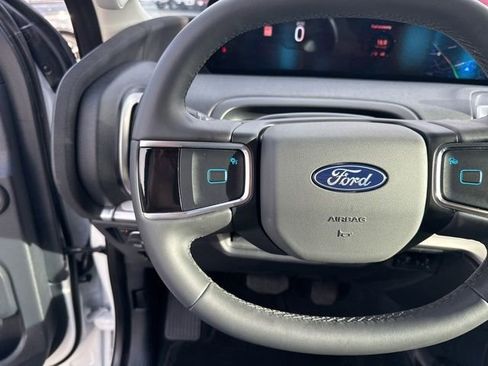 Used 2025 Ford Expedition Active image 15