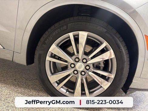 Used 2024 Cadillac XT6 Premium Luxury w/ Technology Package AWD/4WD image 33