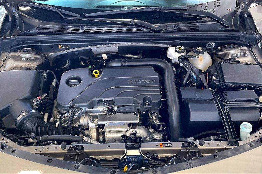 Used 2024 Chevrolet Malibu LT FWD image 28