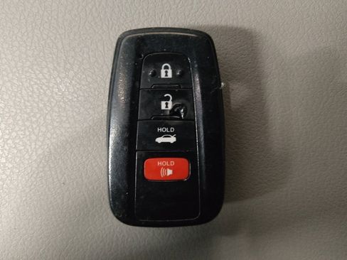 Used 2024 Toyota Camry LE w/ Convenience Package image 32