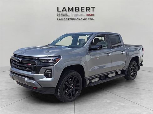 Used 2025 Chevrolet Colorado Z71 w/ Technology Package AWD/4WD image 1