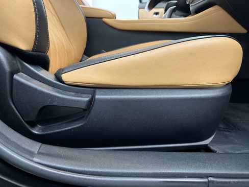 Used 2022 Nissan Sentra SV w/ SV Premium Package image 21