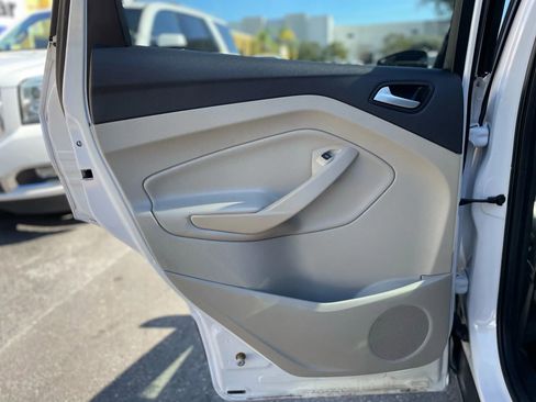 Used 2013 Ford Escape SE image 28