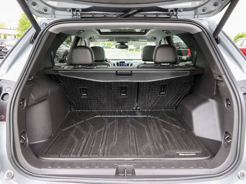 Used 2023 Chevrolet Equinox Premier FWD image 38