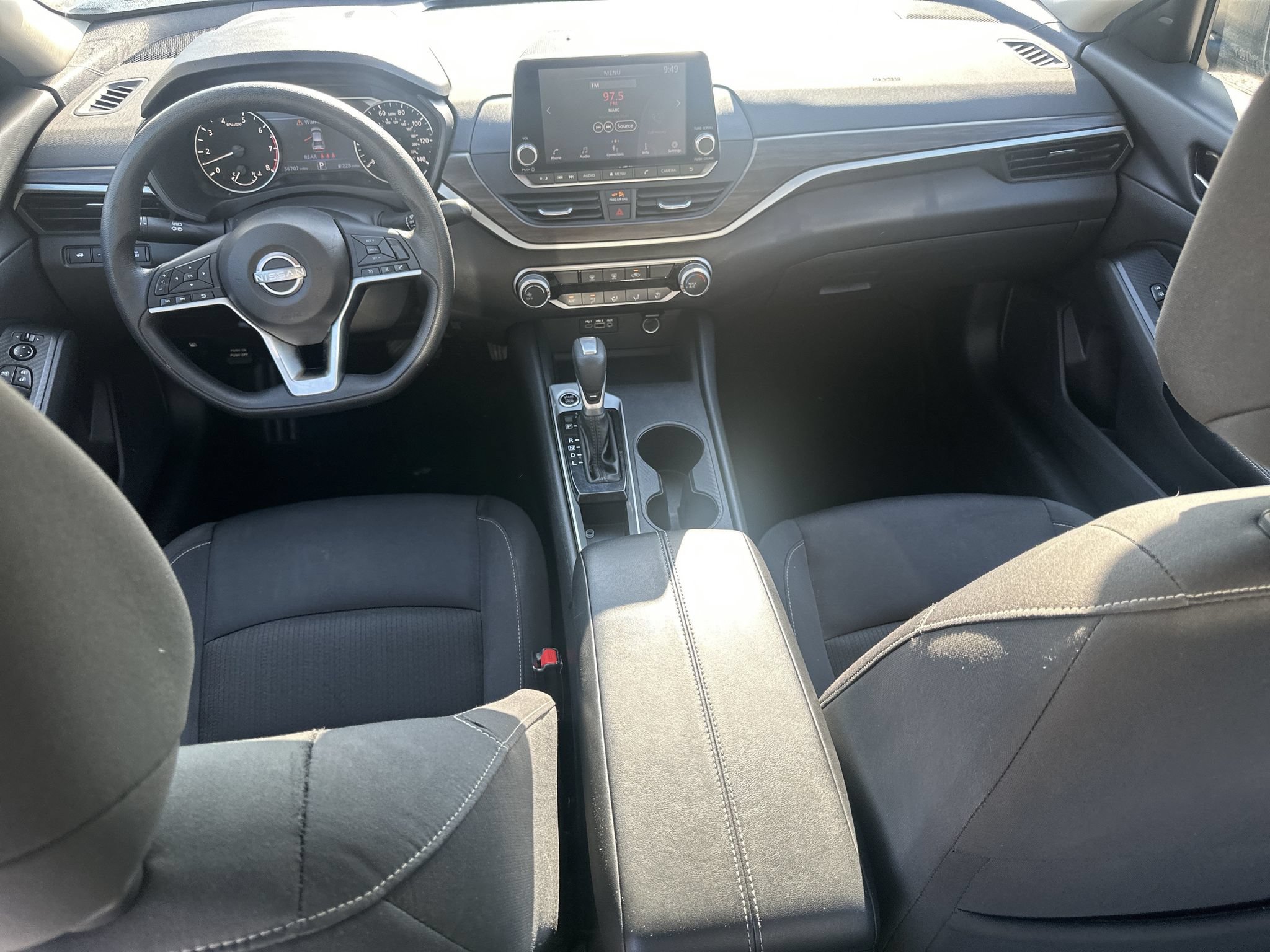 Used 2025 Nissan Altima 2.5 SV FWD image 22