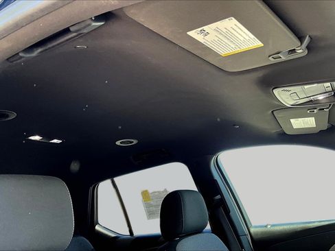 Used 2022 Chevrolet Traverse LT AWD/4WD image 19