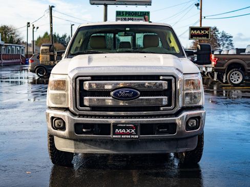 Used 2014 Ford F250 Lariat w/ Lariat Interior Package image 3