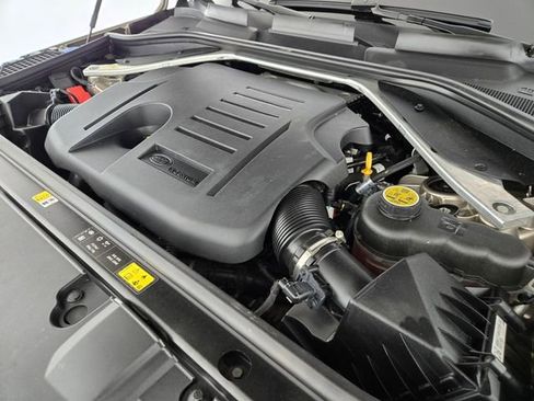 Certified 2023 Land Rover Range Rover SE image 19