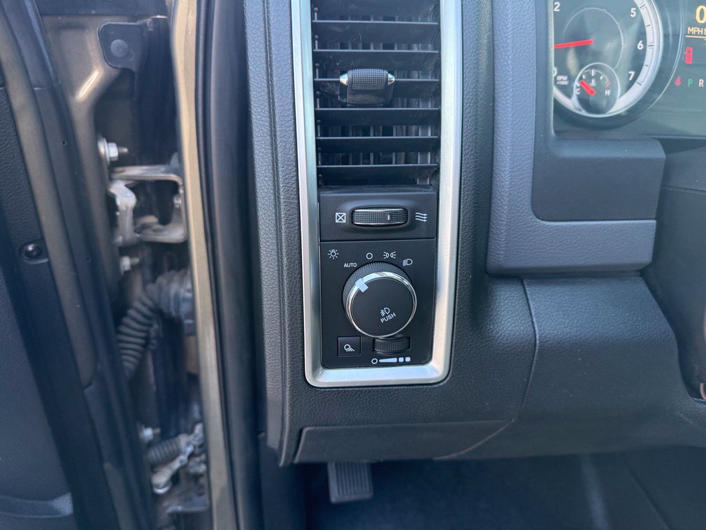 Used 2015 RAM 1500 Big Horn AWD/4WD image 15