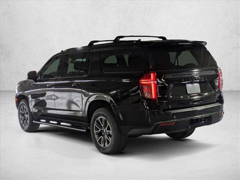 Used 2022 Chevrolet Suburban Z71 w/ Luxury Package AWD/4WD image 8