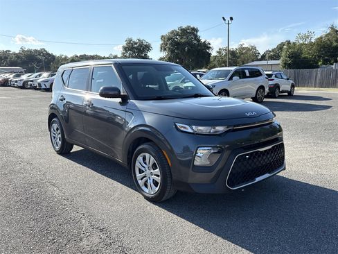Used 2022 Kia Soul LX image 7