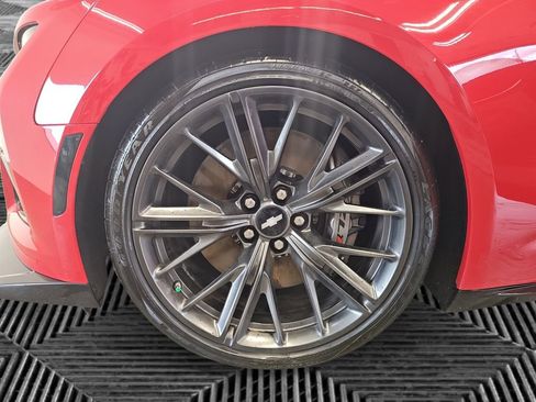 Used 2019 Chevrolet Camaro ZL1 image 14