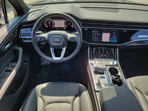 Used 2025 Audi Q7 2.0T Premium w/ Convenience Plus Package AWD/4WD image 22