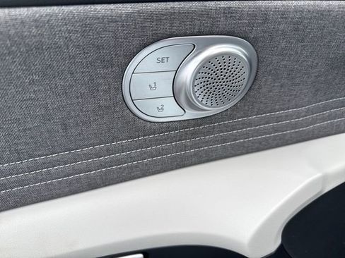 Certified 2025 Hyundai Elantra Limited image 13