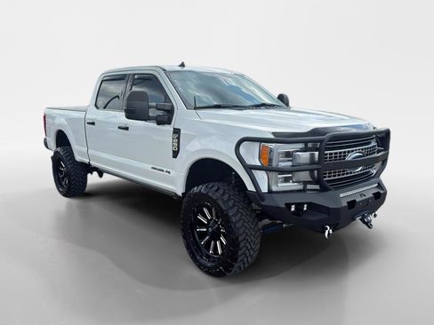 Used 2019 Ford F250 Platinum w/ Platinum Ultimate Package AWD/4WD image 8