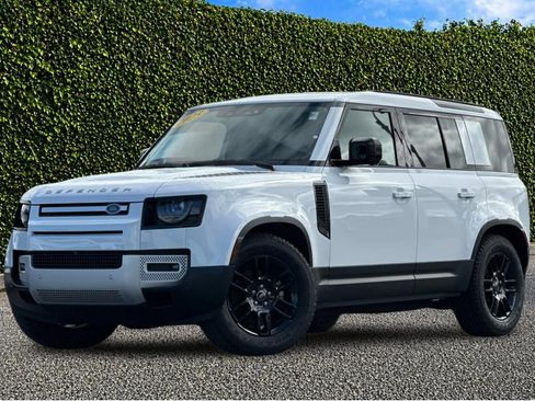 Used 2025 Land Rover Defender 110 S AWD/4WD image 8