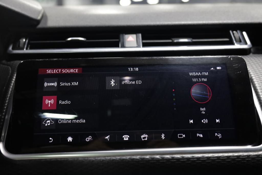 Used 2019 Land Rover Range Rover Velar R-Dynamic SE AWD/4WD image 49