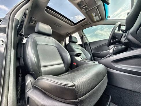 Used 2023 Hyundai Kona Limited FWD image 25