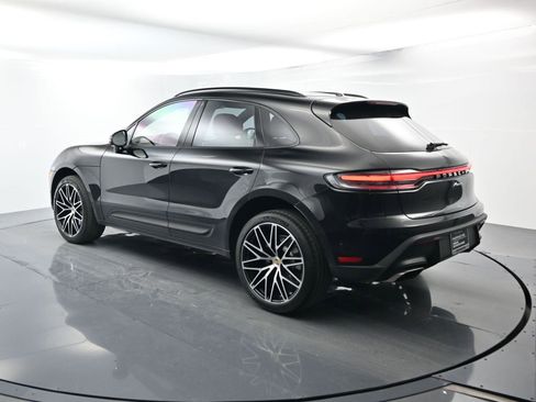 Used 2025 Porsche Macan image 3