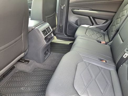 New 2026 Volkswagen Atlas Cross Sport SE image 23