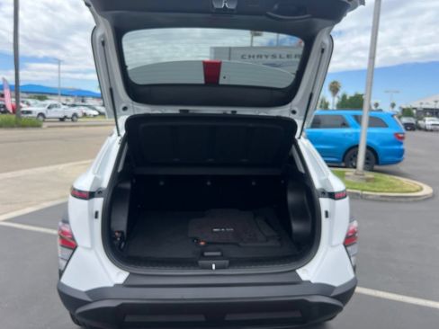 Used 2025 Hyundai Kona SEL AWD/4WD image 45
