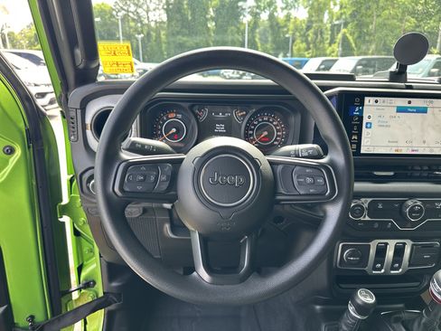 Used 2025 Jeep Wrangler Sport AWD/4WD image 23